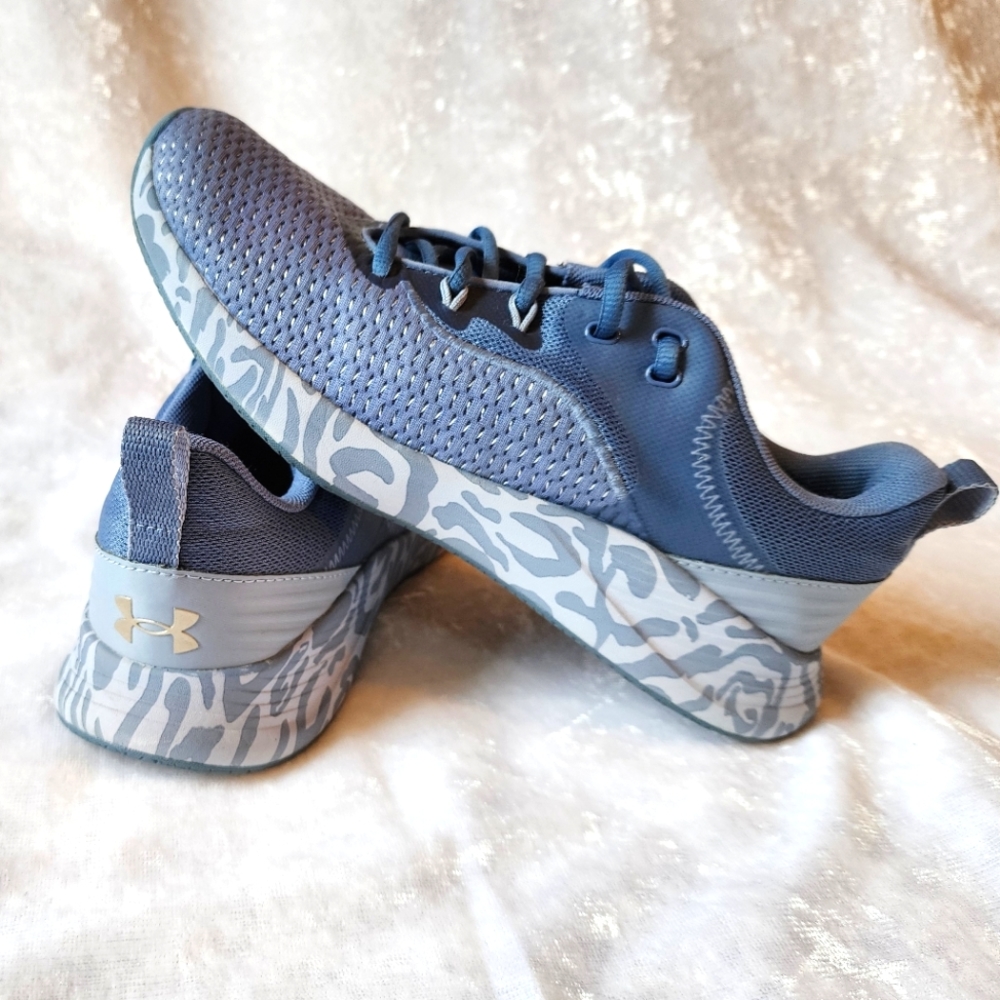 Under Armour Women's Charged Breathe Tr 3 + Cross Trainer